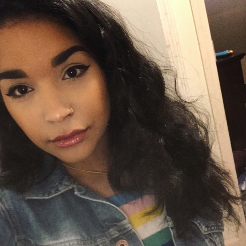 Meet your Posher, Alexis